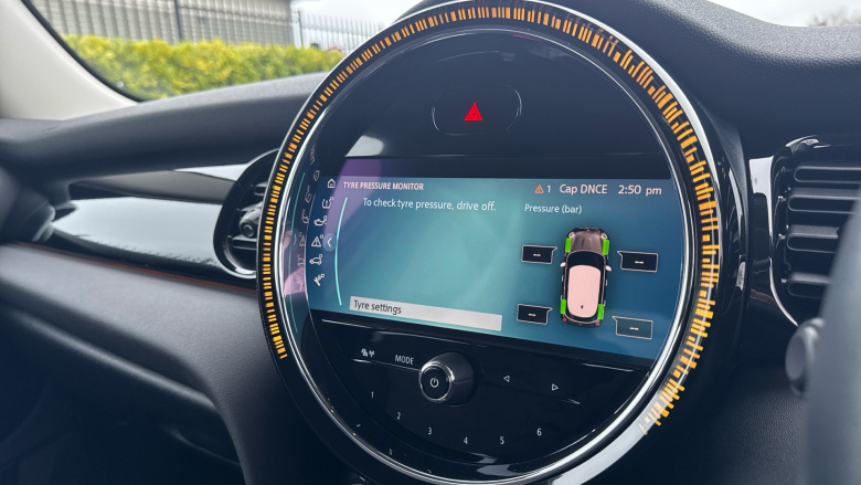 MINI Hatchback 1.5 Cooper Classic Premium Plus 5dr Auto Petrol Hatchback